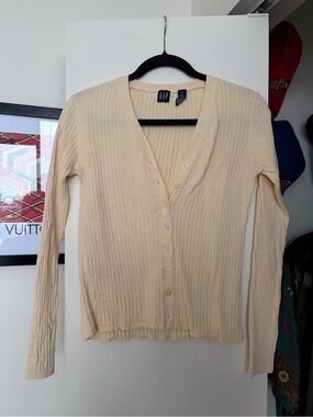 GAP Women's Cream Ribbed Button-Front Sweater vintage / y2k
